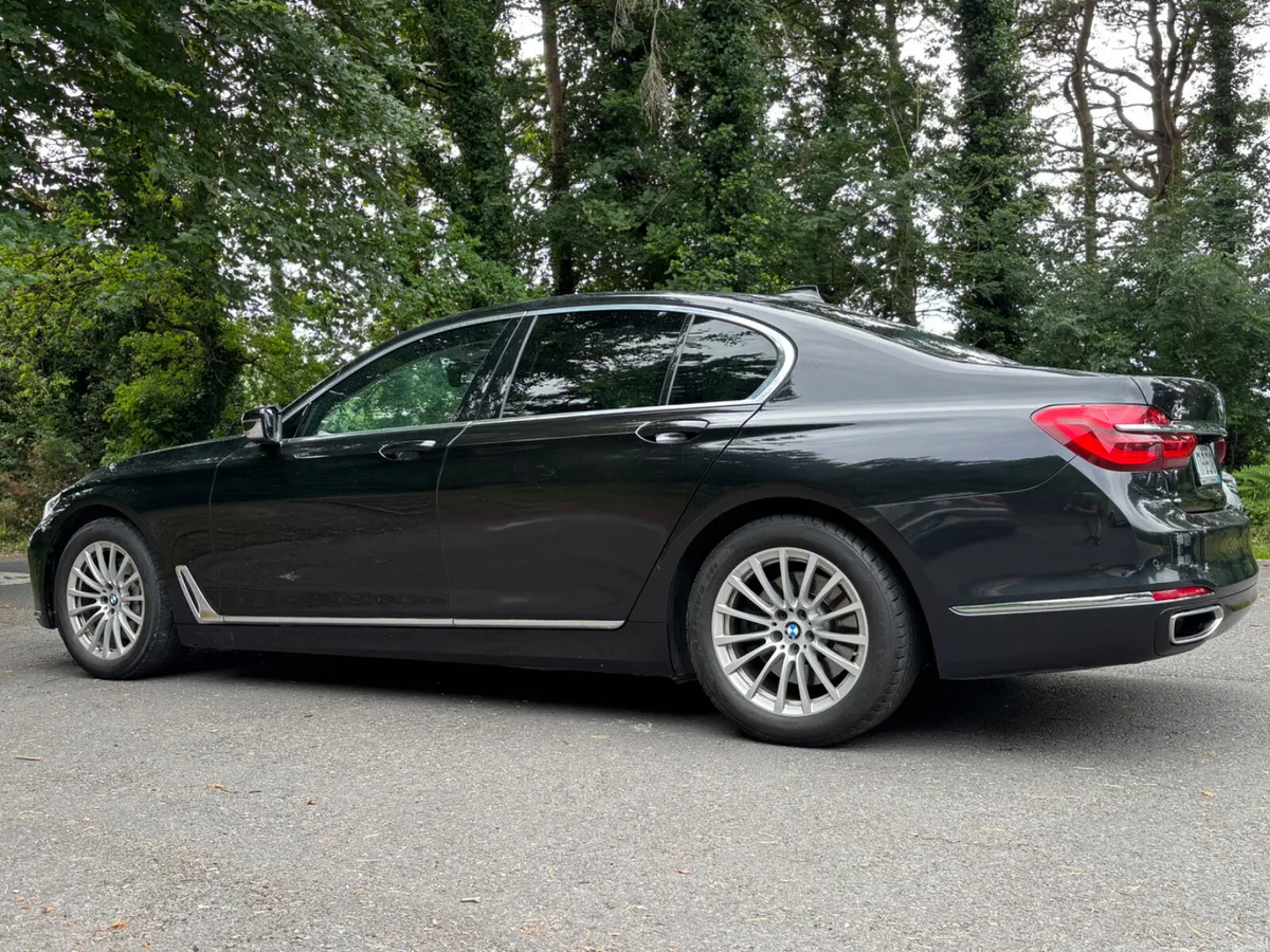 2017 BMW 7-Series 730D - Image 5