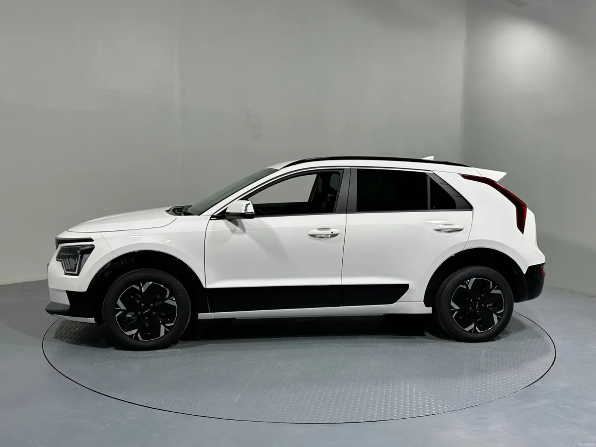 Kia E-Niro K3 SEM 64 KW/H Battery 455 Kms Range - Image 4