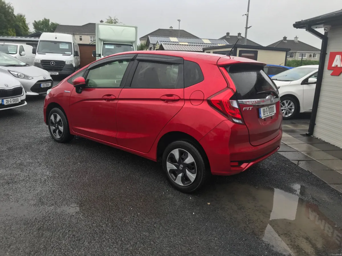2018 HONDA FIT HYBRID AUTO - Image 2