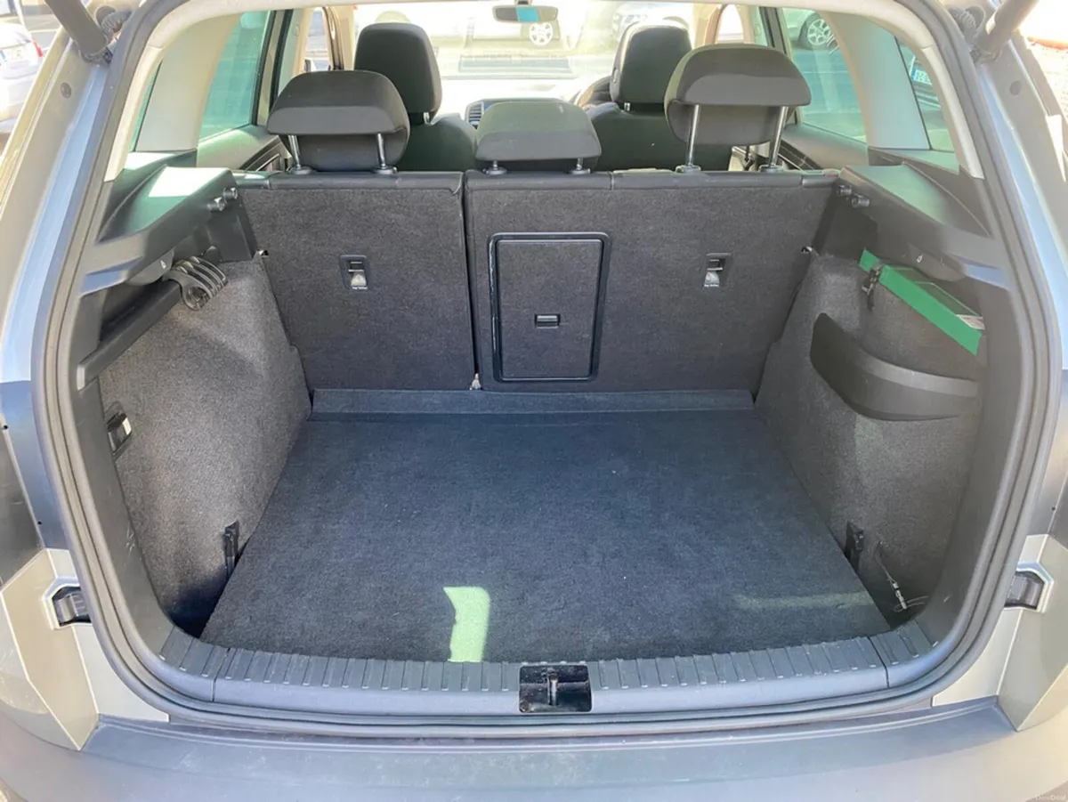 Skoda Karoq STYLE 1.6 TDI 115HP DSG 4DR AUTO - Image 3