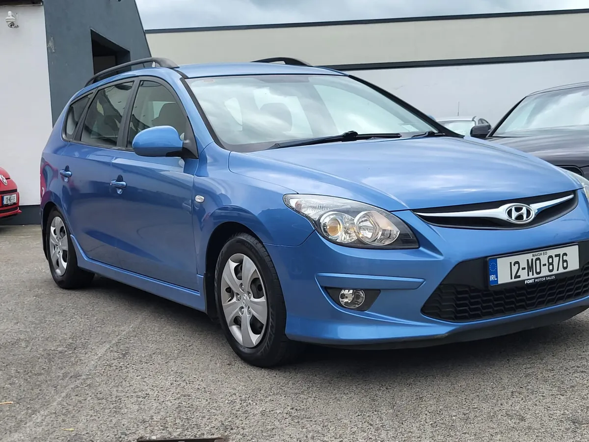 12 HYUNDAI i30 ESTATE 1.6 DIESEL = NEW NCT - Image 3