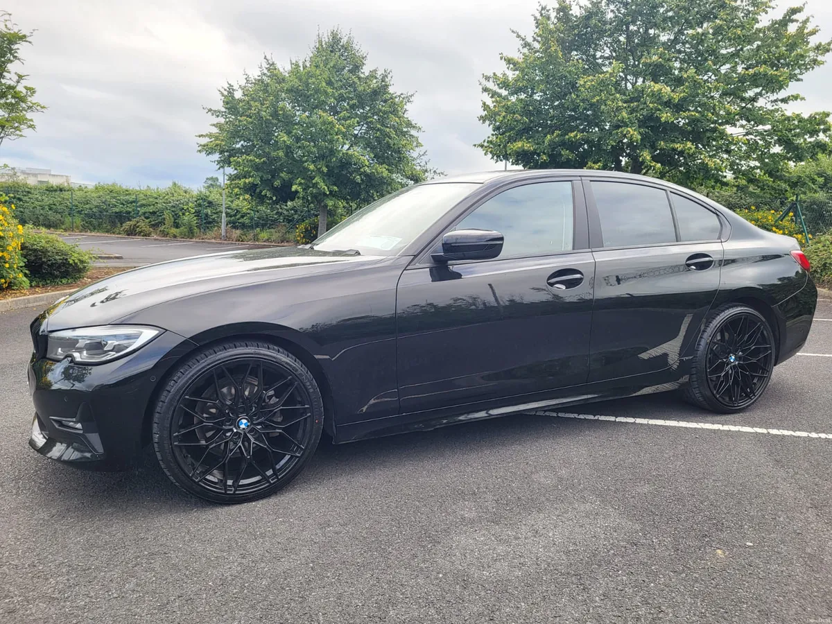 2021 BMW 318 SE AUTO + M SPORT 20"ALLOYS - Image 2