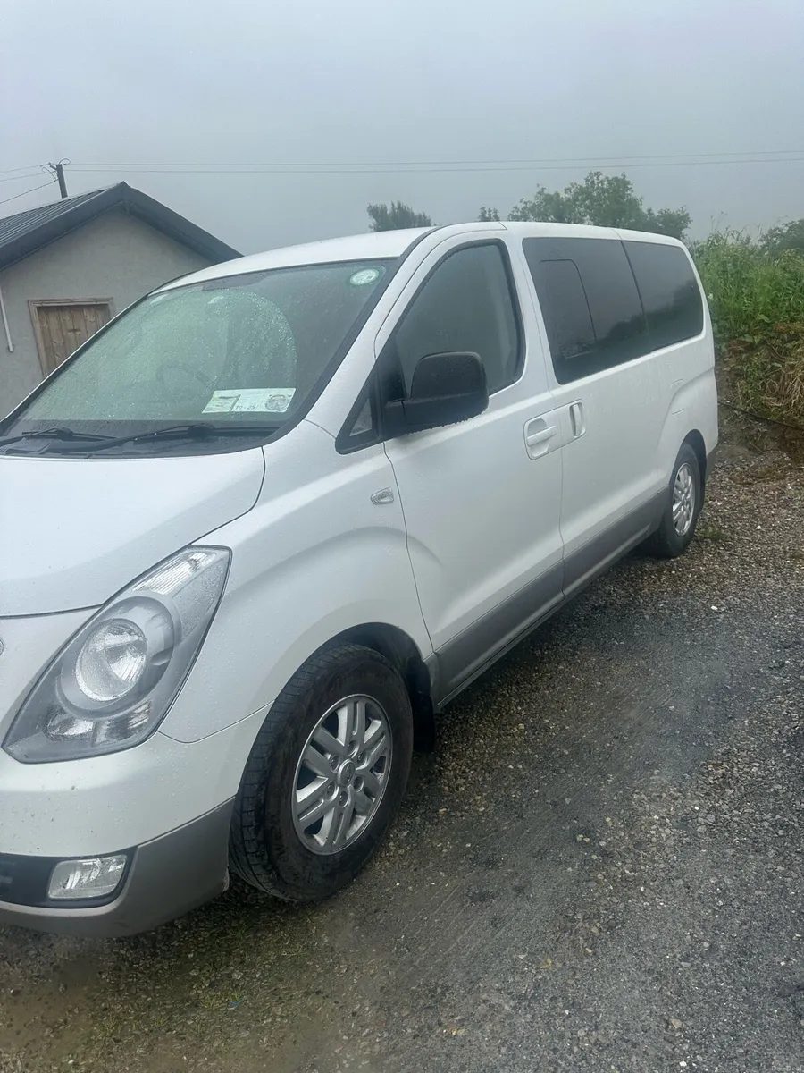 7 seater car - Image 4