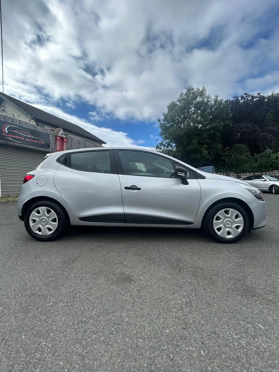 Renault Clio 2015 - Image 1