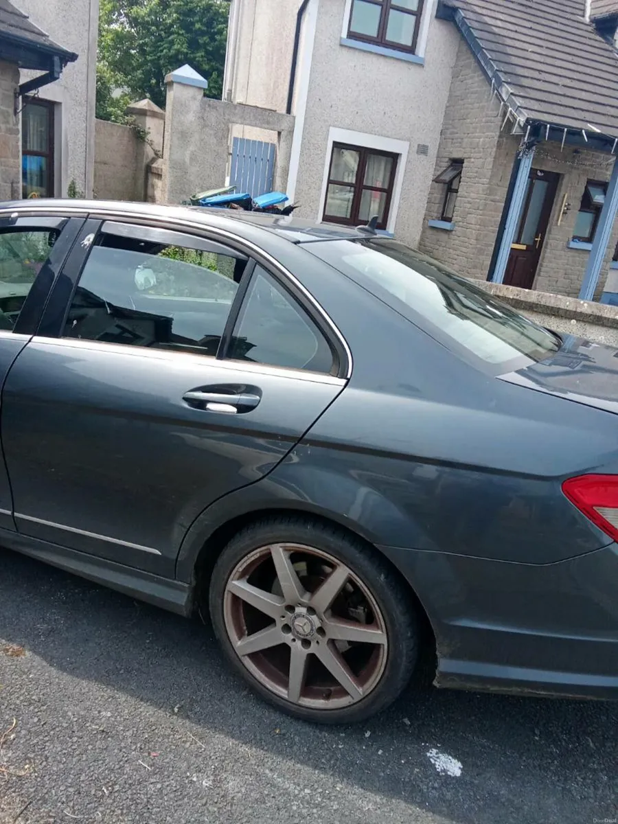 09 Mercedes Benz C220 car for sale - Image 3