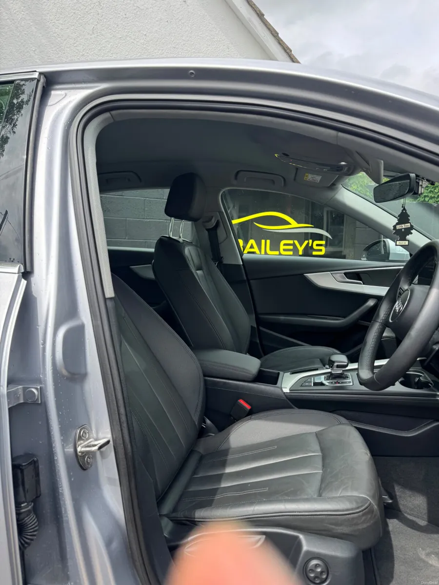 Audi A4 2023 - Image 4