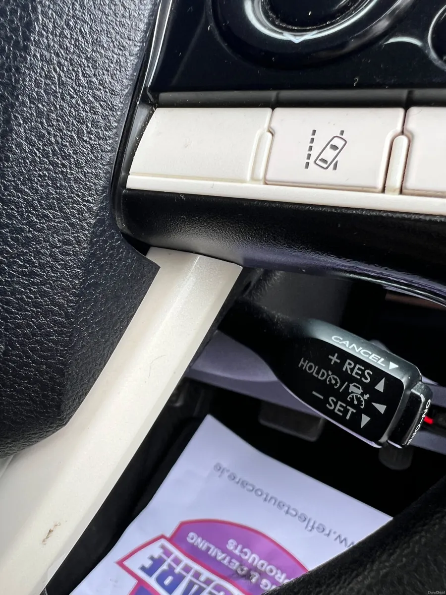 Toyota Prius 2018 (Low kms) - Image 4