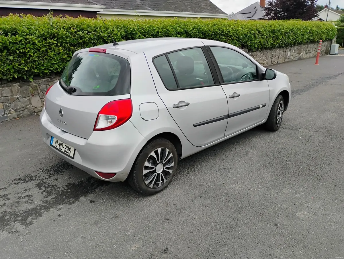 Renault Clio 1.2 with only 44k miles, NCT until 26 - Image 3