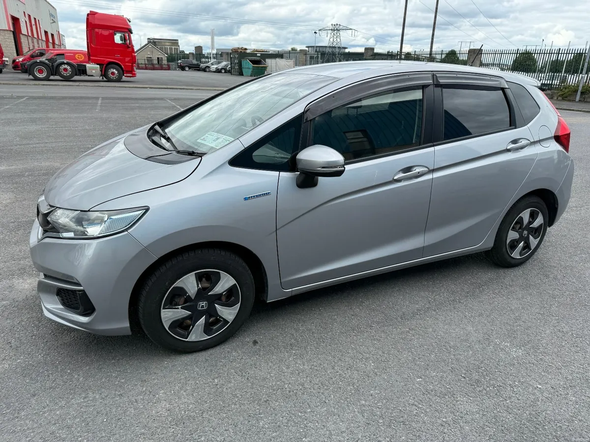 Honda Fit 2019 1.5HYBRID AUTO NCT10/26 - Image 2