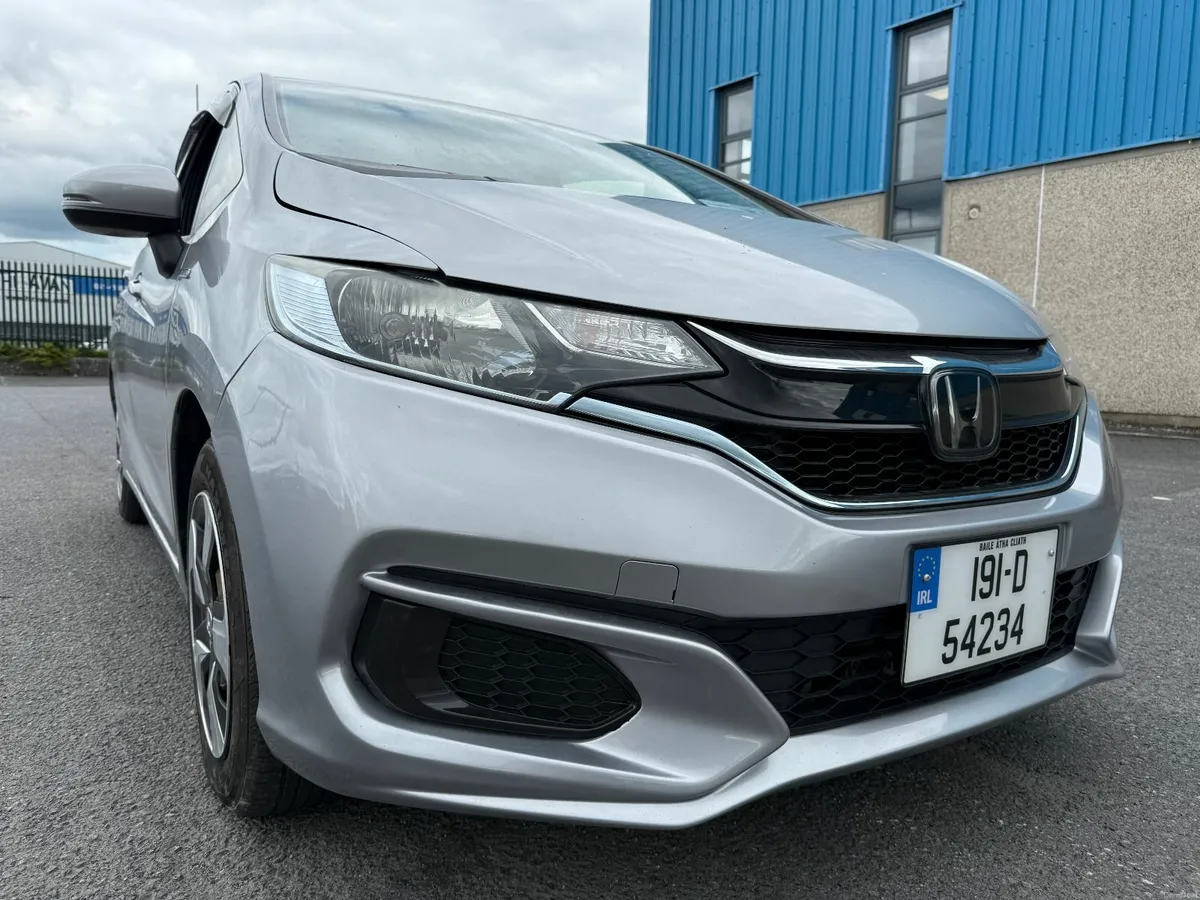 Honda Fit 2019 1.5HYBRID AUTO NCT05/28 - Image 6