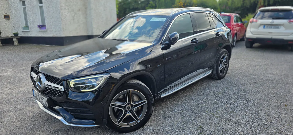 Mercedes-Benz 300E AMG LINE 4MATIC PREMIUM HYBRID - Image 3