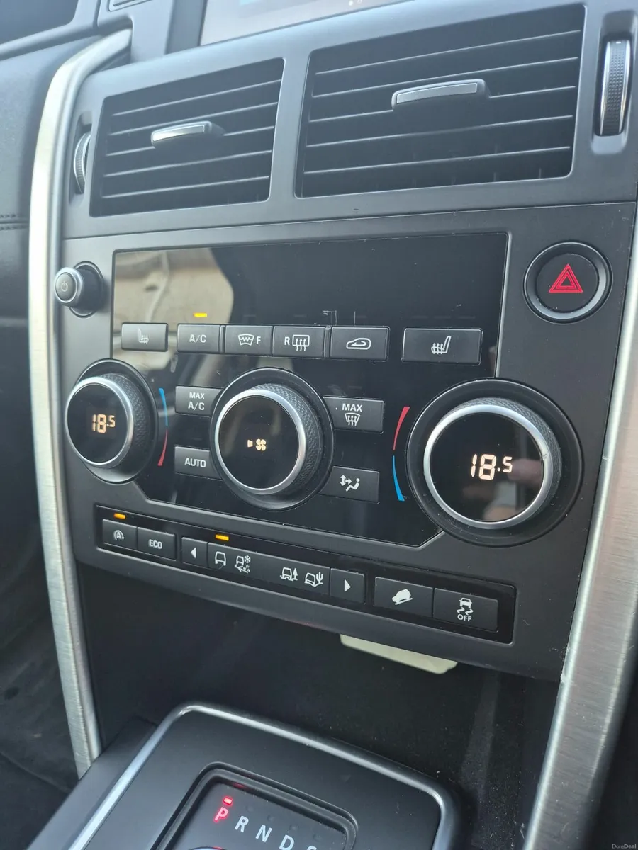 Land Rover Discovery Sport 2016 - Image 2