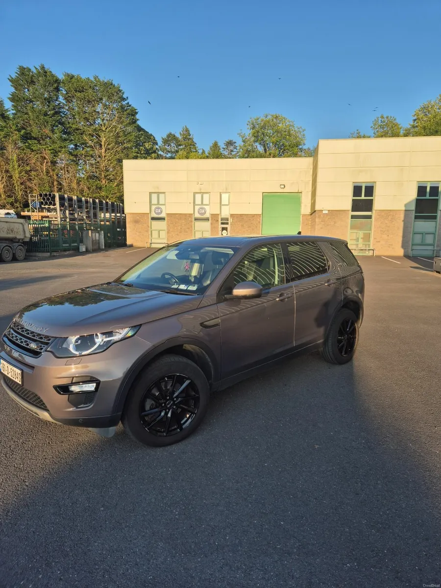 Land Rover Discovery Sport 2016 - Image 1