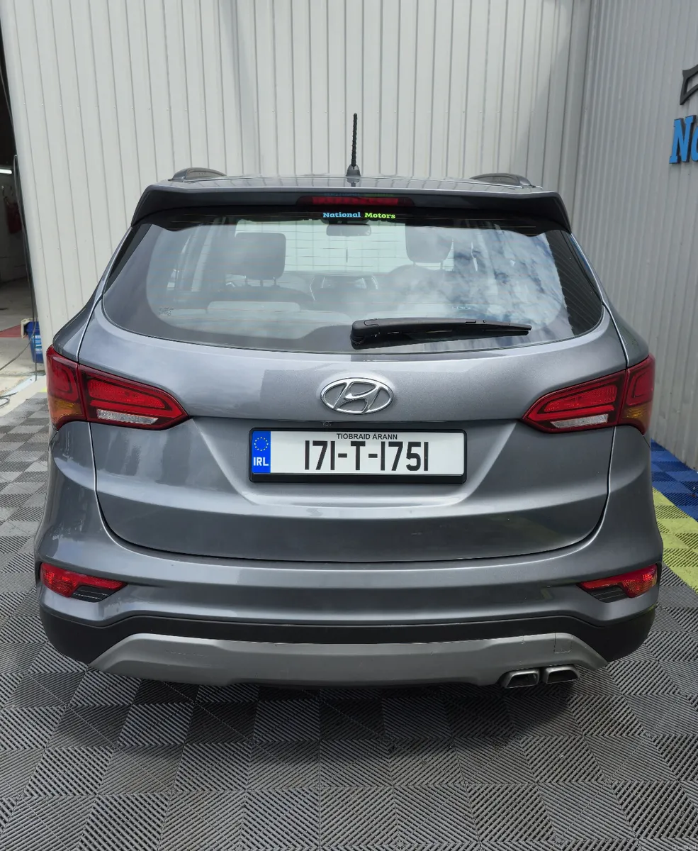 2017 Hyundai Santa Fe 2.2 CRDi 7 Seat - Image 4