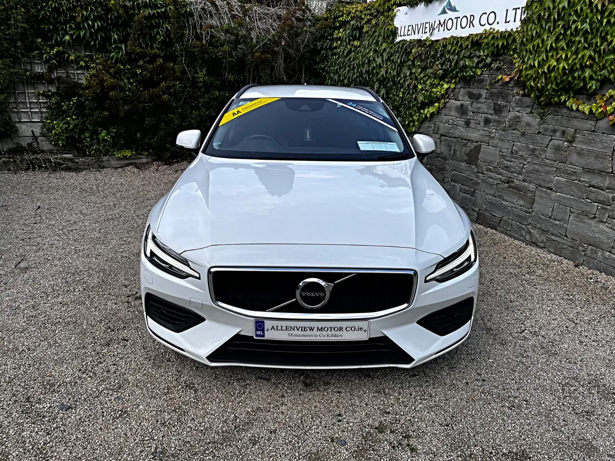 Stunning New Model 2019 Volvo V60 D3 Momentum - Image 4