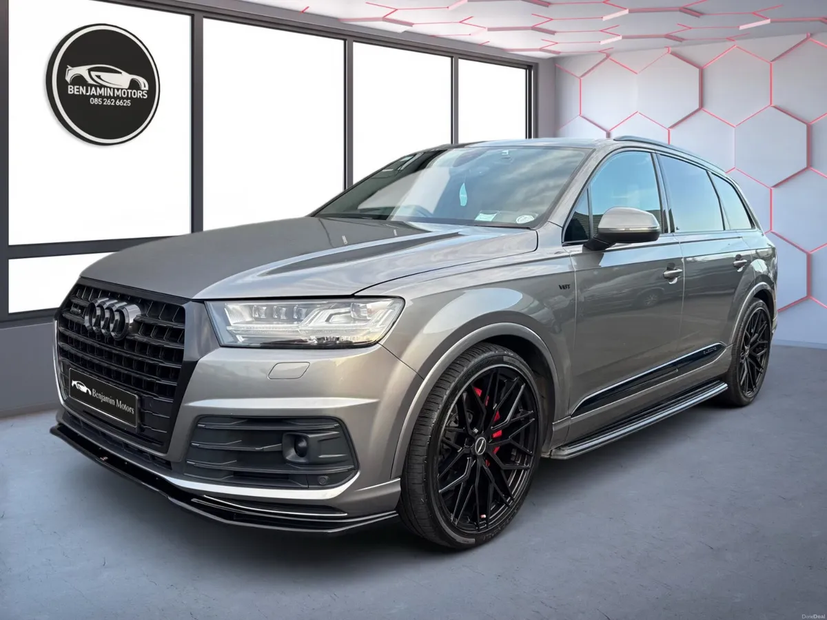 Audi Q7 S Line Black Edition 7 seats Top Specs - Image 3