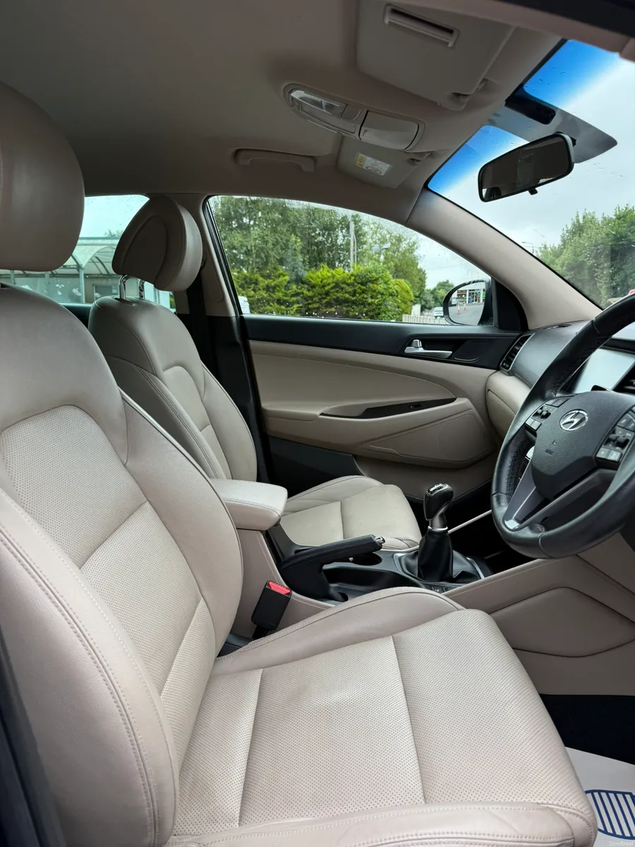 2016 Hyundai Tucson 1.7 CRDi Executive - Image 4