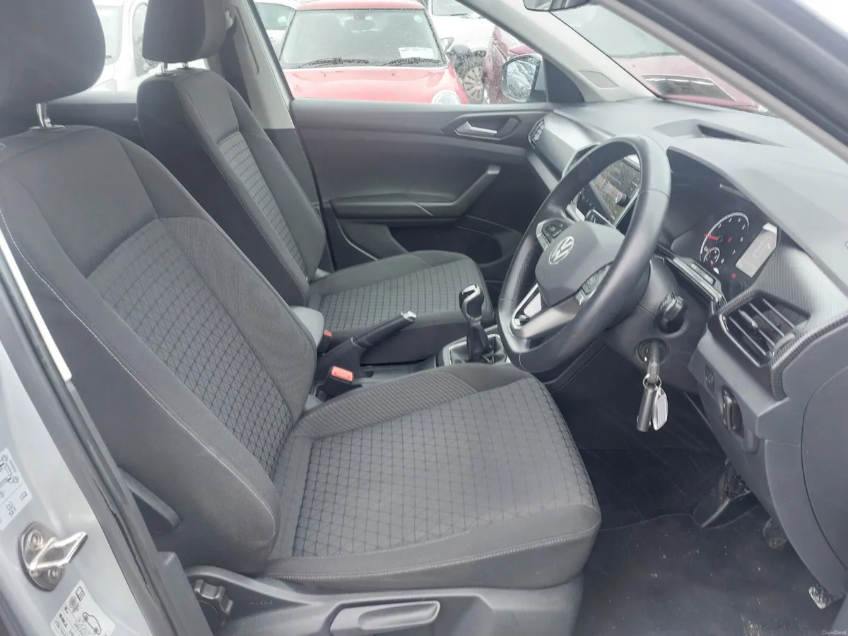 Volkswagen T-Cross 2022 - Image 2
