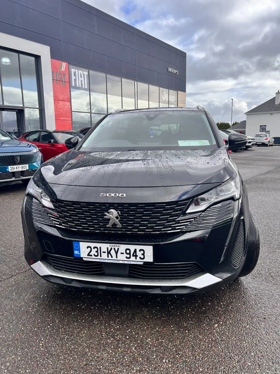 Peugeot 5008 2023 - Image 1