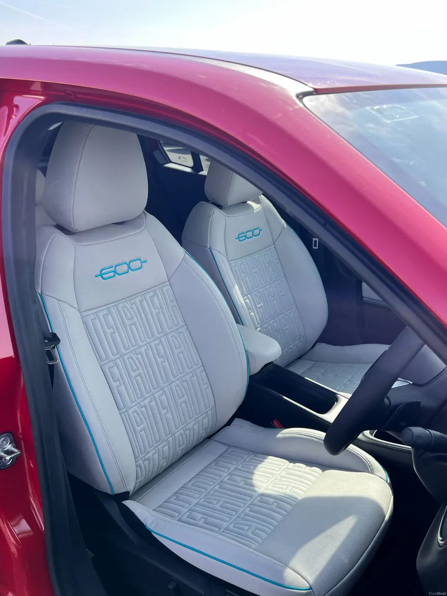 Fiat Hybrid 600 La Prima 1.2 100HP - Image 3