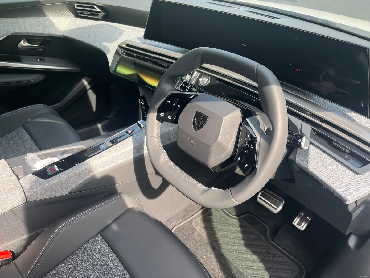 Peugeot 3008 Allure 1.2 Hybrid 136 - Image 5