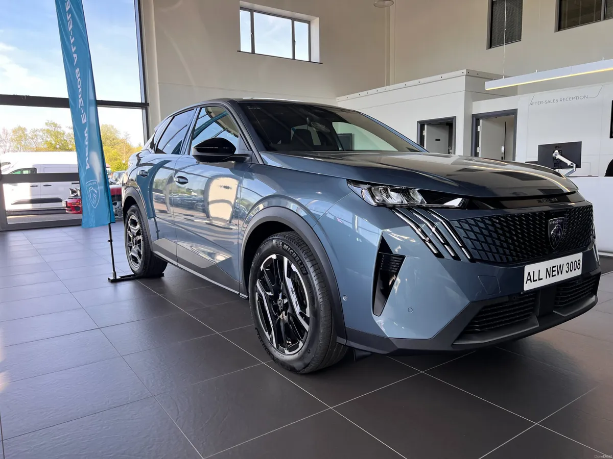 NEW 3008  ALLURE -ELECTRIC  156BHP(54kWh) - Image 2