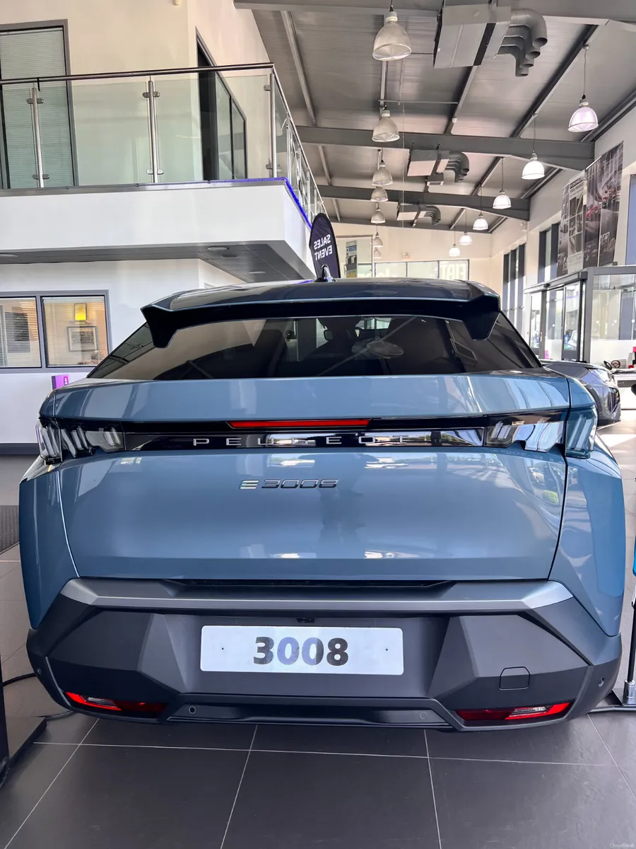 NEW 3008  ALLURE -ELECTRIC  156BHP(54kWh) - Image 3