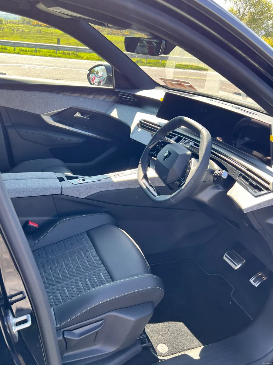 New 5008 GT  Electric ( 210Bhp 73kwh Automatic ) - Image 5