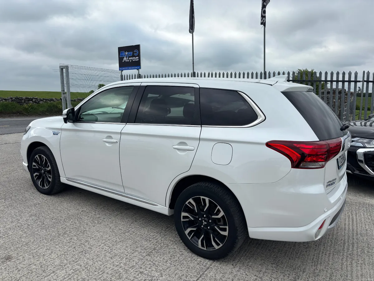 Mitsubishi Outlander Instyle  PEHV 2017 - Image 4
