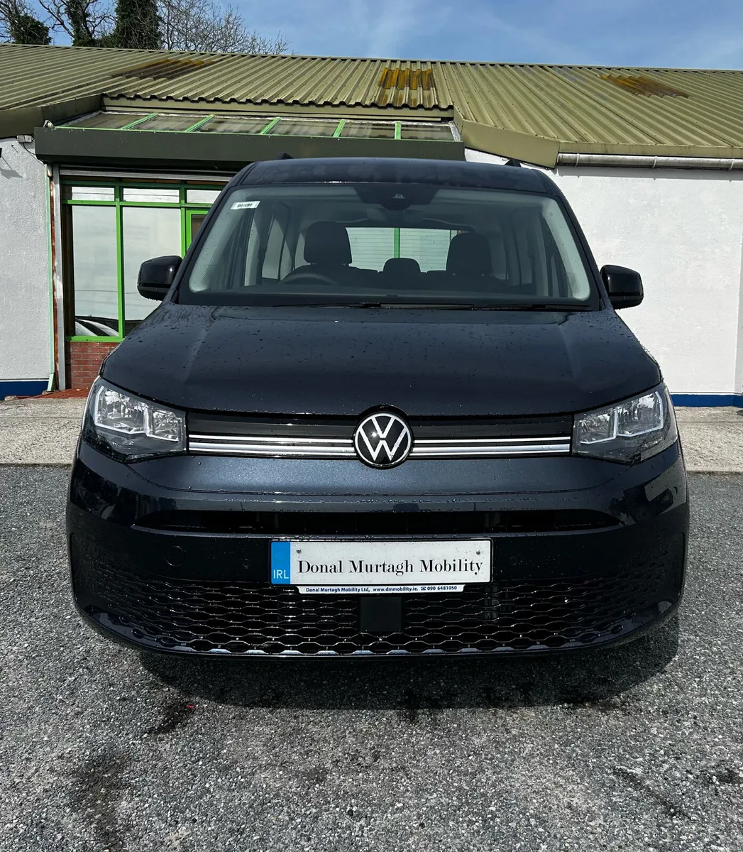 261 Taxi WAV VW Caddy Maxi Life - Image 2