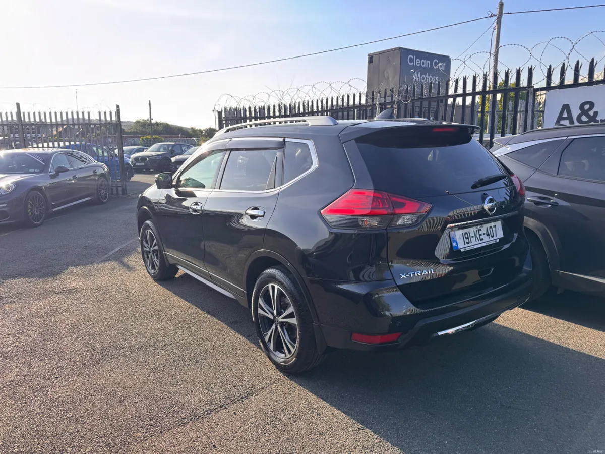 19 Nissan X-Trail 1.6 Diesel Glass Roof - Image 4