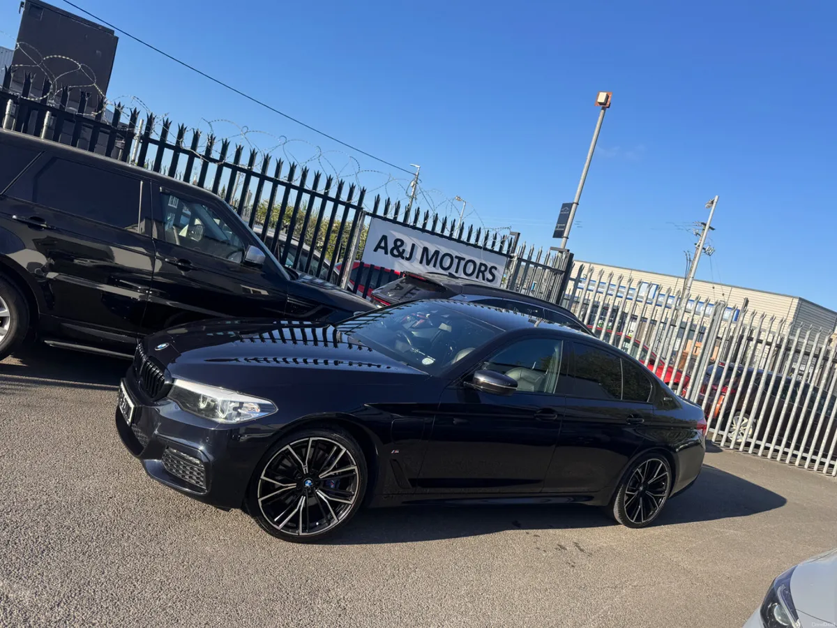 18 BMW 5-Series M Sport Hybrid - Image 2
