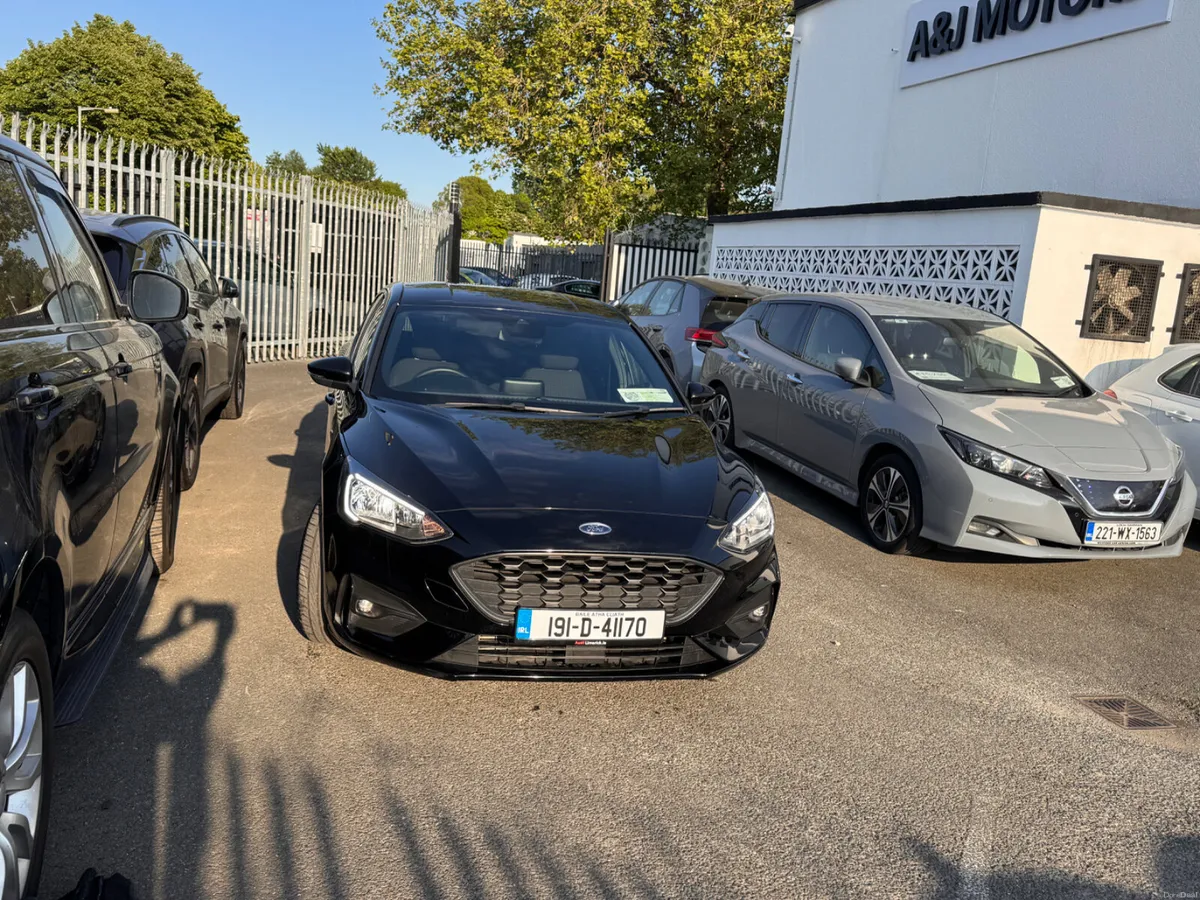 19 Ford Focus ST LINE - Image 4