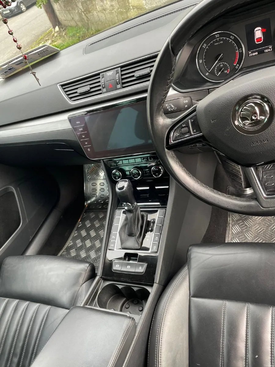 Skoda Superb 2019 - Image 3
