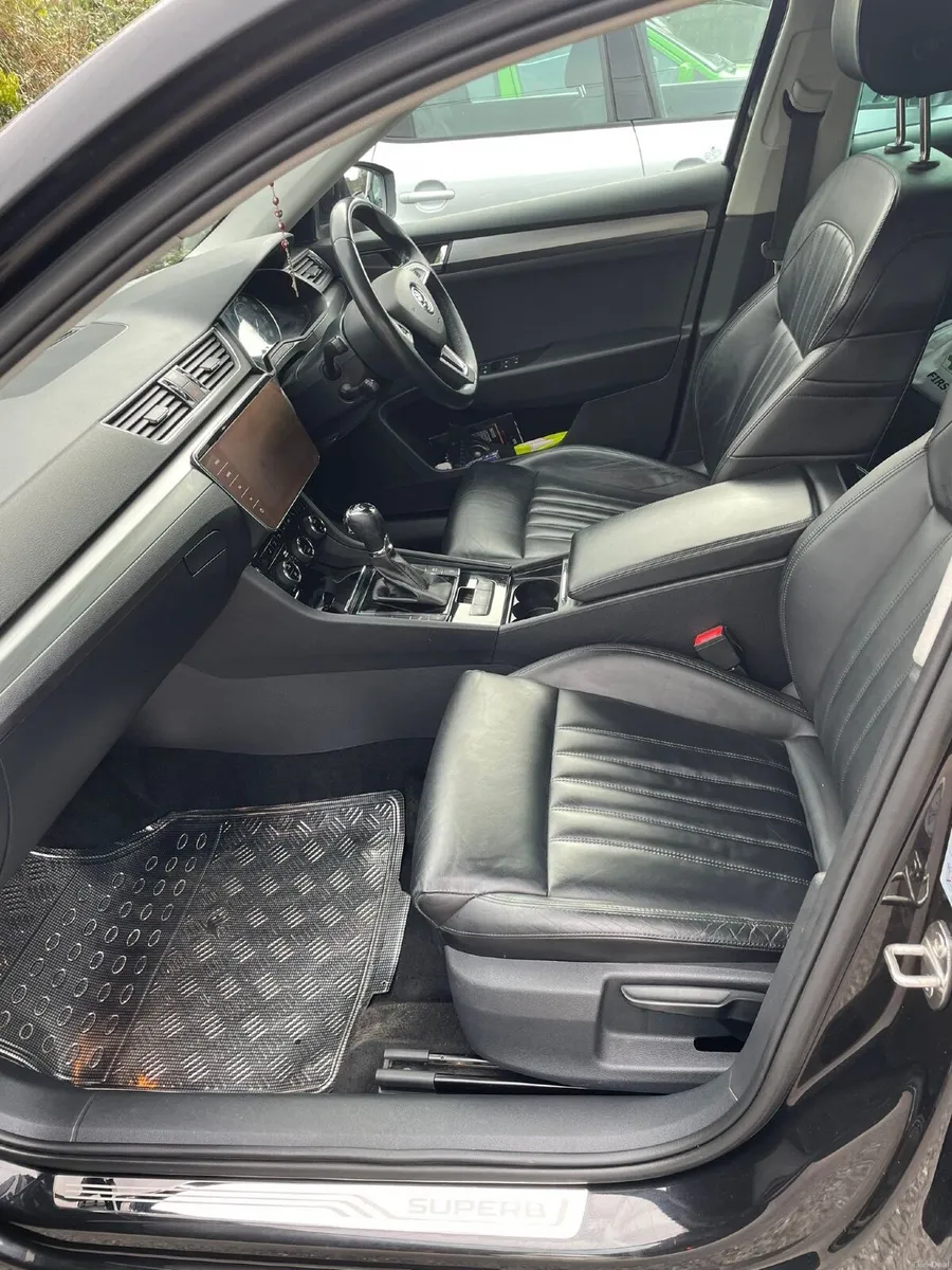 Skoda Superb 2019 - Image 2