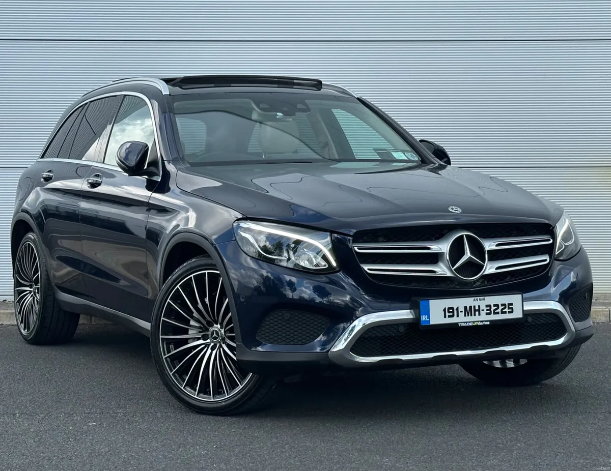 MercedesGLC220d Premium+ Sunroof - Image 4
