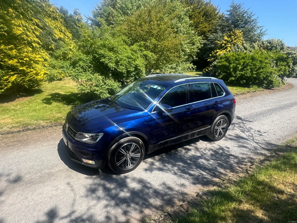 17 Volkswagen Tiguan 2.0TDI  SE-NAV - Image 4