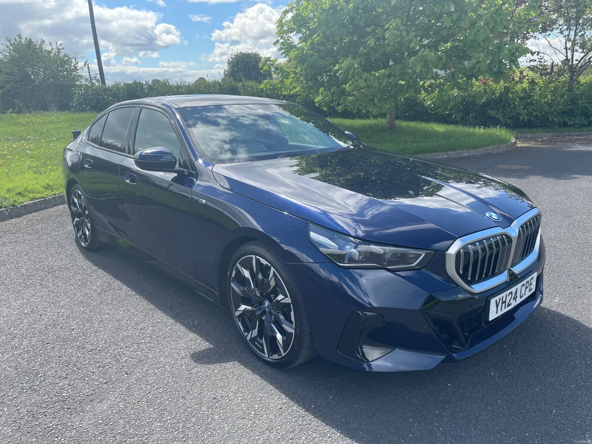 BMW 5-SeriesM-SPORT 2024 - Image 4