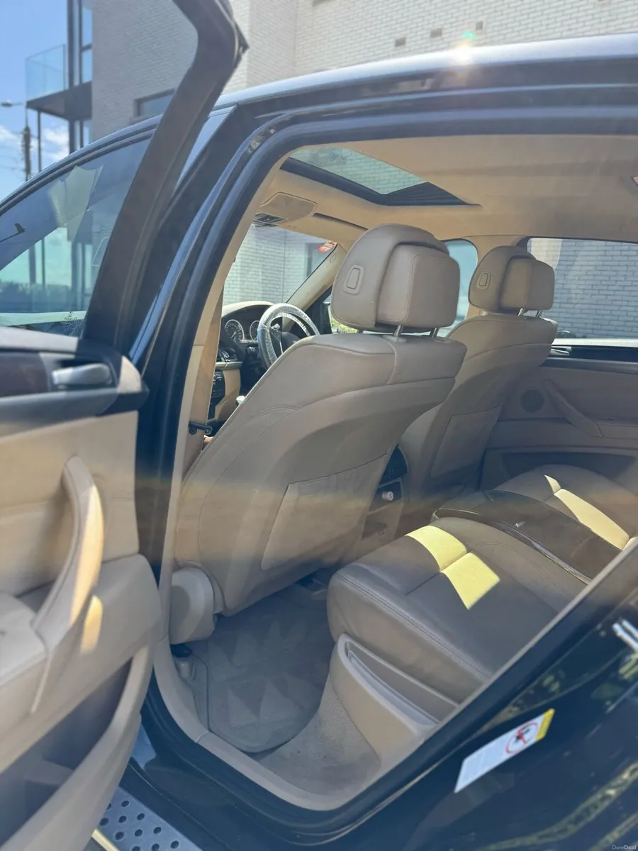 BMW X6 MSPORT.. Cream interior leather - Image 4