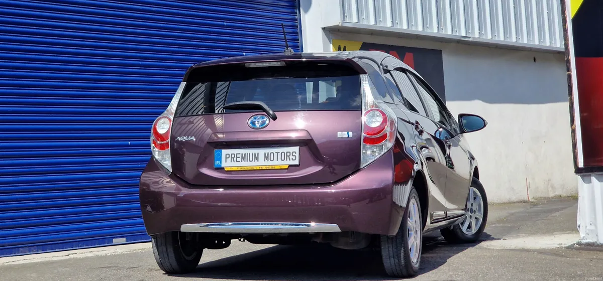 Toyota Aqua Hybrid - Image 3