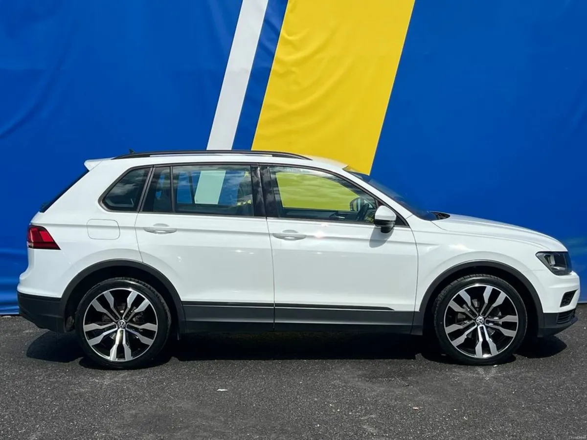 Volkswagen Tiguan R-LINE PACK 2.0 TDI // TRENDLINE - Image 2