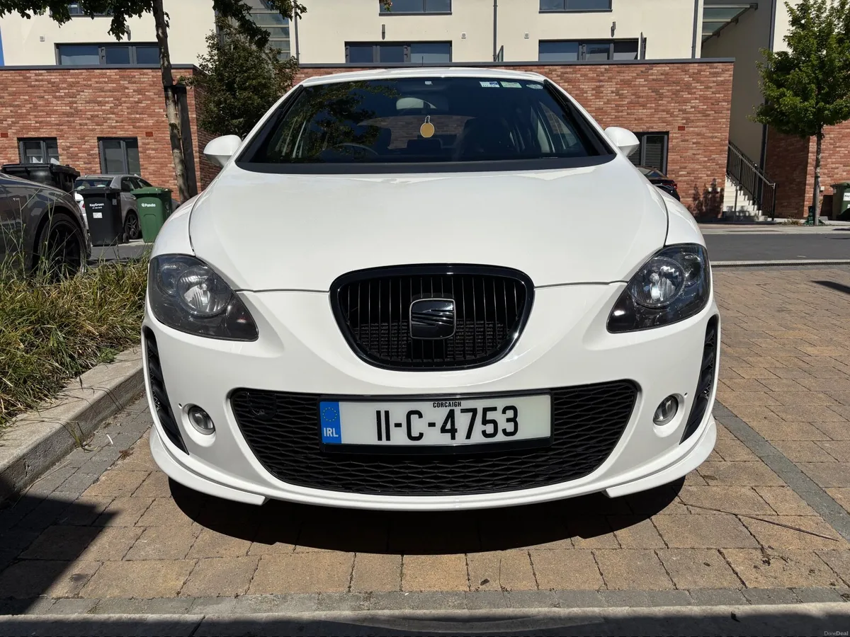 SEAT Leon 2011 - Image 1