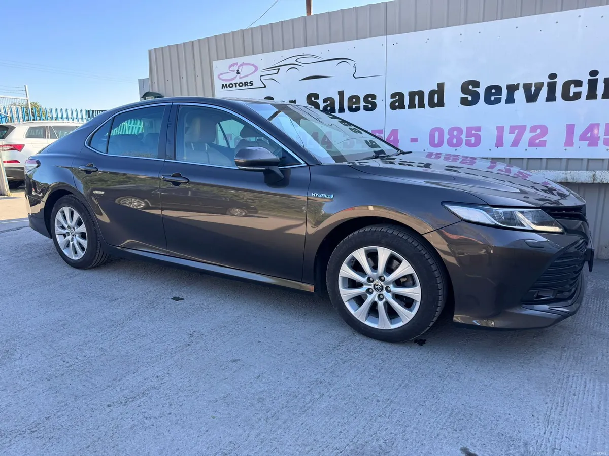 211 Toyota Camry 2.5 HYBRID AUTO Warranty - Image 3