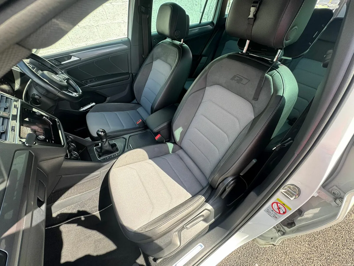 2017 (172) Tiguan R- Line White 150 BHP 2.0 Diesel - Image 4