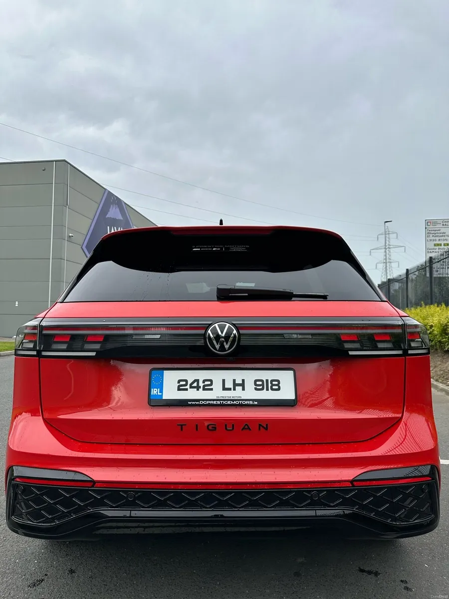 Volkswagen Tiguan R Line 2.0L | Rare color - Image 4