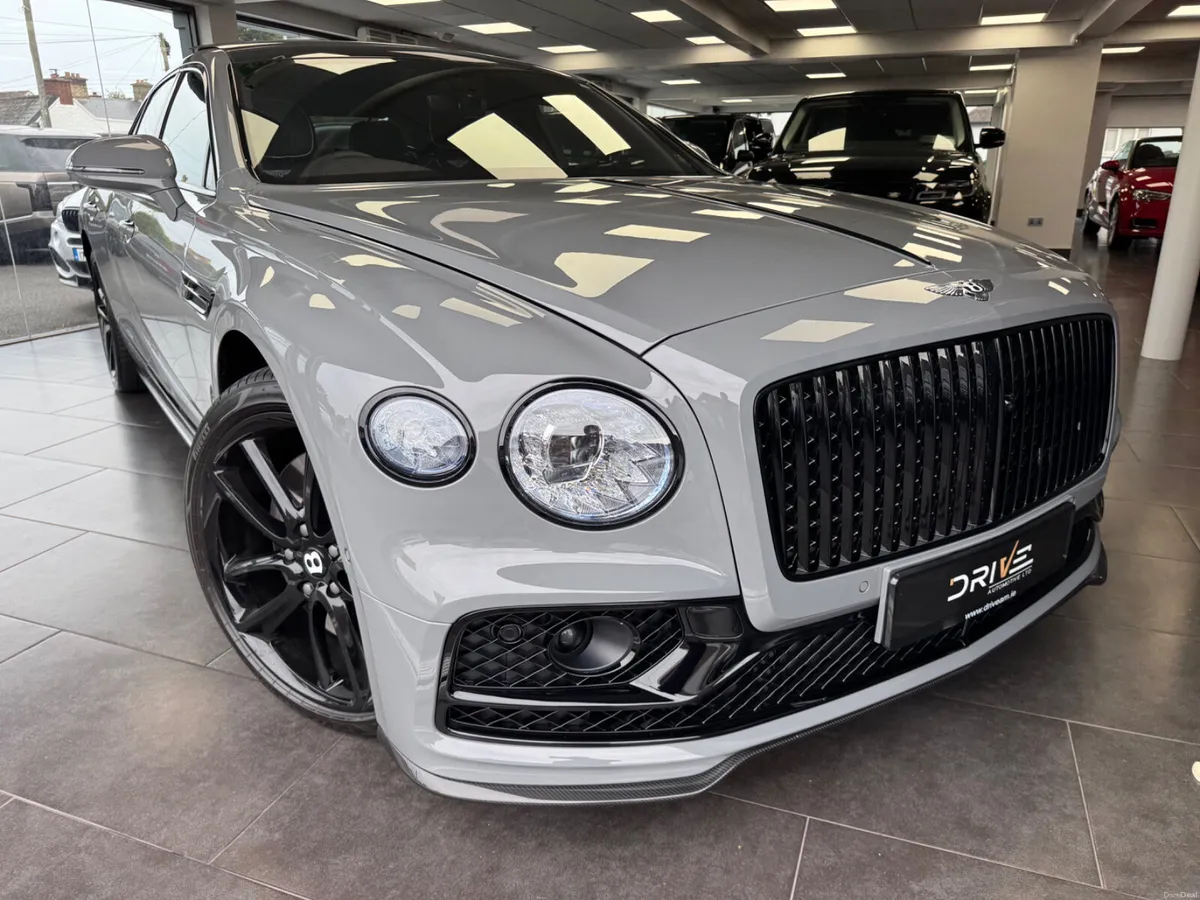 242 Bentley Flying Spur 3.0 Hybrid Carbo Edition S - Image 3