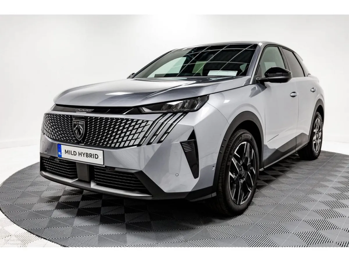 Peugeot 3008 * Demo Model* Allure HYBRID Auto 145H - Image 3