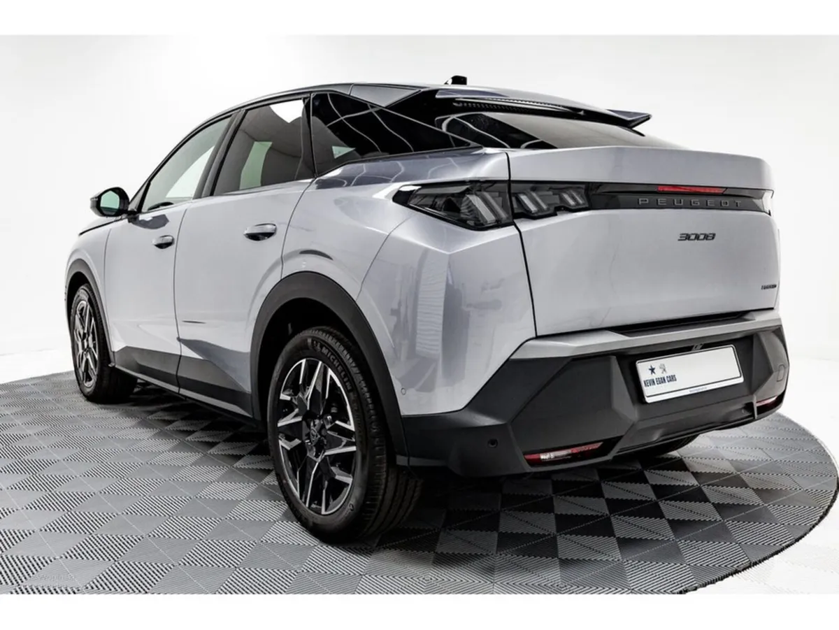 Peugeot 3008 * Demo Model* Allure HYBRID Auto 145H - Image 5