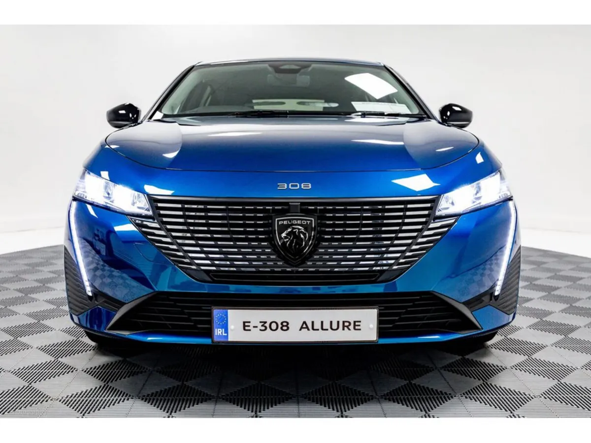 Peugeot 308 E-Allure 54kWh Auto 156HP - Image 2