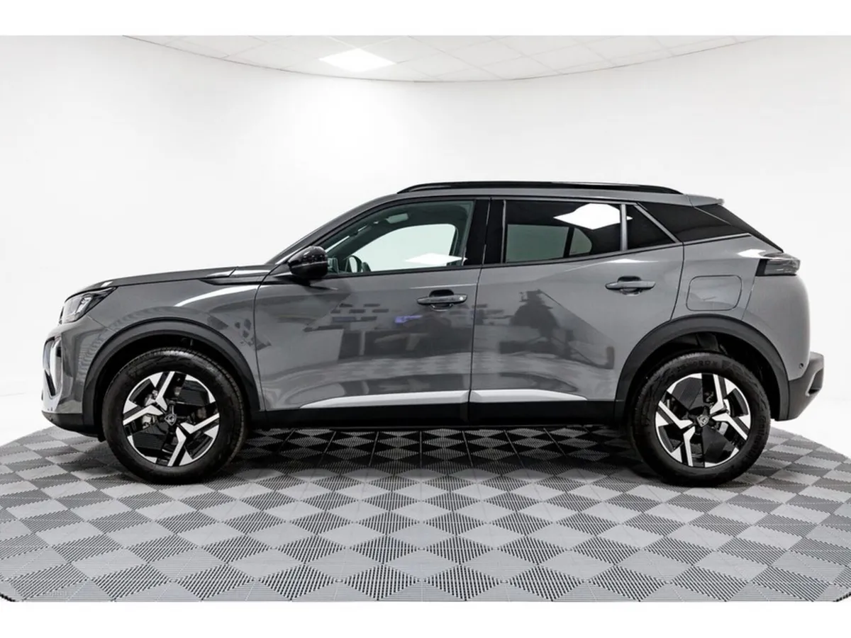 Peugeot 2008 Allure HYBRID Auto 145HP - includes P - Image 4